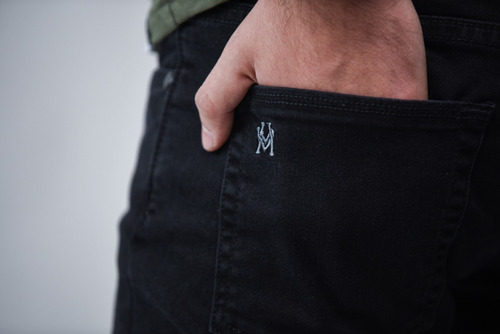 Tokio Total Black - Slim Tapered Jeans