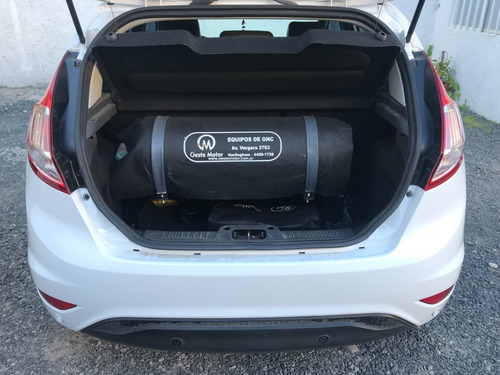 Imagen 8 de 15 de Ford Fiesta 1.6 Titanium At C/gnc Año 2018 - Liv Motors
