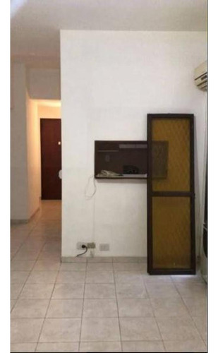 Oportunidad - Departamento 2 Ambientes En Recoleta.