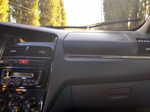 Fiat Linea 2013 1.8 Absolute 130cv