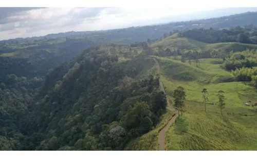 Finca Ganadera Con Espectacular Vista A La Reserva De Barbas