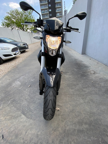 Imagen 2 de 8 de Benelli 300