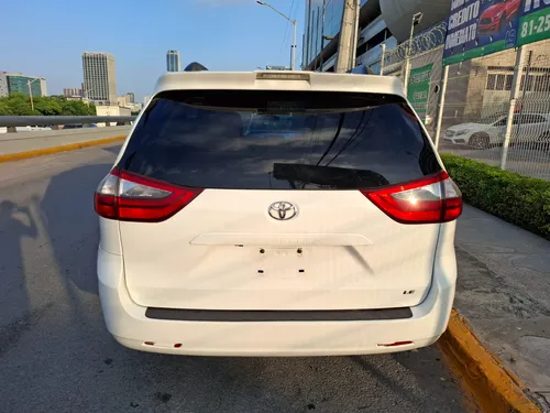 Toyota Sienna 3.5 Le At