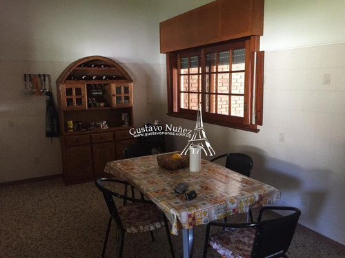 Excelente Chalet En Zona Céntrica De Piriápolis.- Ref: 3222
