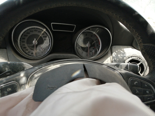 Imagen 7 de 10 de Mercedes Benz Cla 200 Por Partes