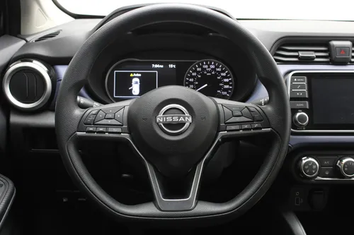 Nissan Versa 1.6 Advance Mt