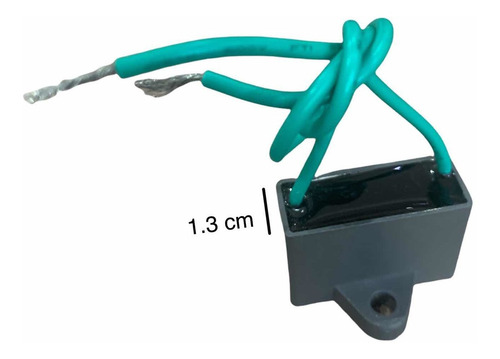Imagen 4 de 8 de Capacitor Ventilador 3 Uf Mf 250v Con Cable Cuadrado Trabajo