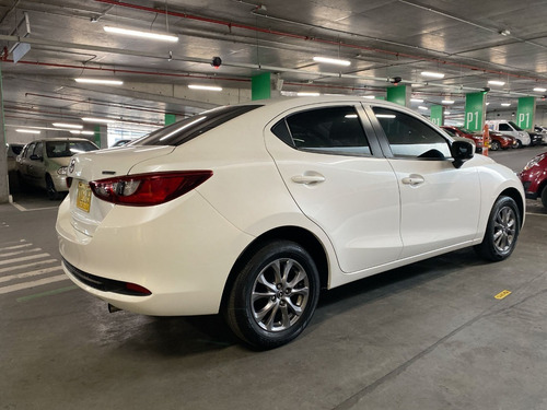 Imagen 12 de 25 de Mazda 2 Sedan