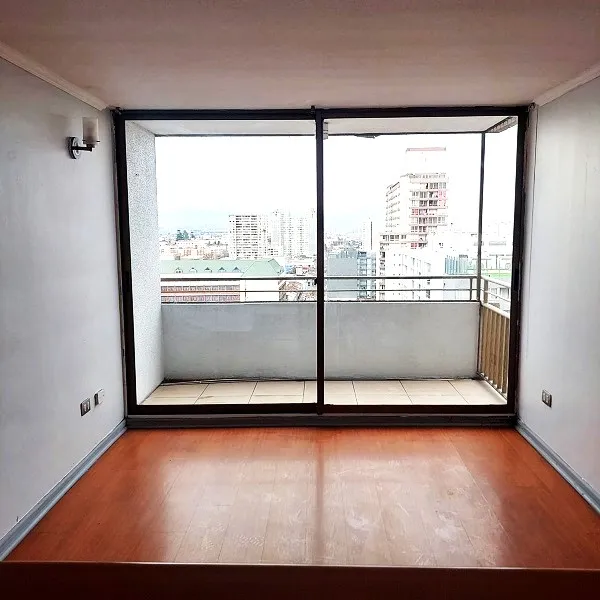 Imagen 3 de 12 de $ 450mil Depto 2d 1b 1estacionamiento Sta Isabel #747