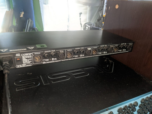 Imagem 2 de 3 de Compressor Dbx 1046 - Quad Compressor - Melhor Preço