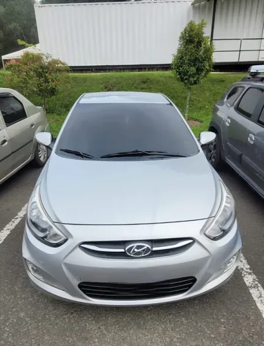 Hyundai Accent 1.6 Premium Automática