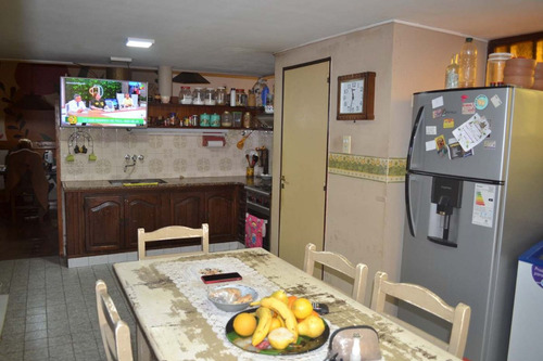Propiedad En Venta 4 Dorm Y Cochera Gaboto Al 2500