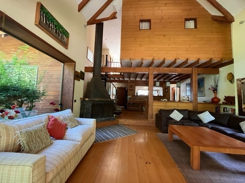 Imagen 3 de 29 de Increíble Casa En Sector Antupiren