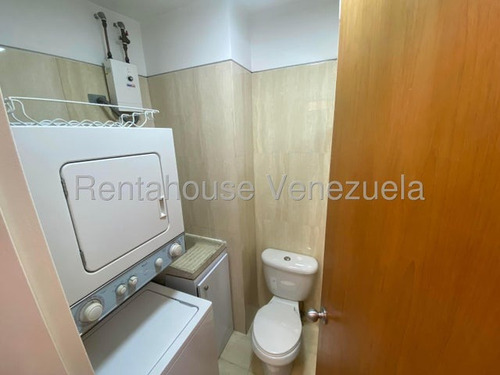 Acogedor Y Cómodo Apartamento En Alquiler. Urb. Lomas Del Sol.