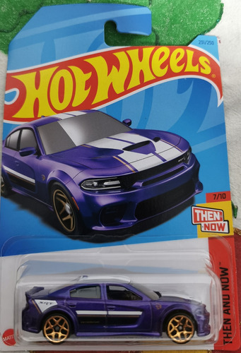 Hot Wheels: 20 Dodge Charger Hellcat