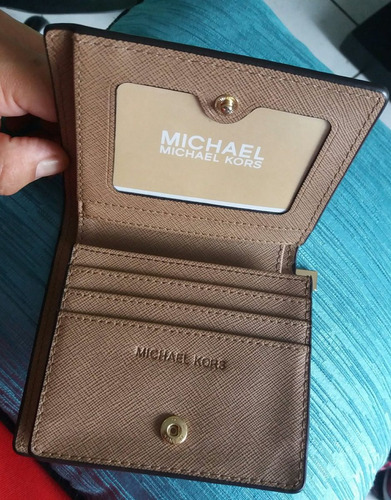 Billetera De Cuero Michael Kors Color Beige Y Azul Original