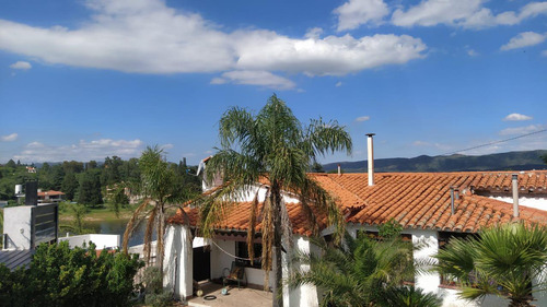 Hermosa Casa Con Bajada Exclusiva Al Lago San Roque, Villa Carlos Paz