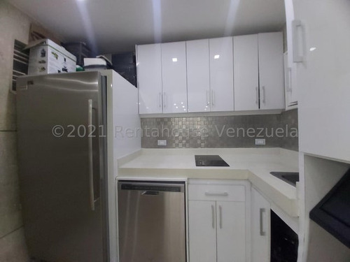 Maribel Morillo Asesor Inmobiliario De Rentahouse Vende; Elegante Y Sobrio Apartamento; Con 3 Hab. Y Con 4 Baños; Condominio Con Planta Electrica Y Piscina; Este De Barquisimeto Lara