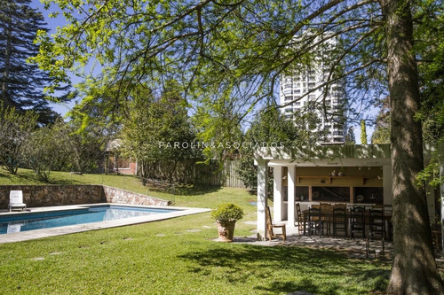 Oportunidad Casa De 3 Dormitorios Con Piscina En Playa Mansa, Punta Del Este- Ref: 3379