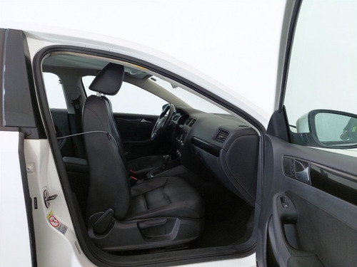 Imagem 12 de 15 de 143580 - Volkswagen Jetta 2014 Com Garantia