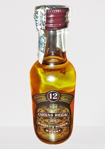 Botella Miniatura Whisky Chivas Regal Aged 12 Years Cerrada 