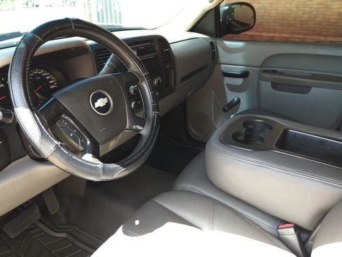 Imagen 11 de 16 de Chevrolet Silverado Ls 4x2 - Automatica