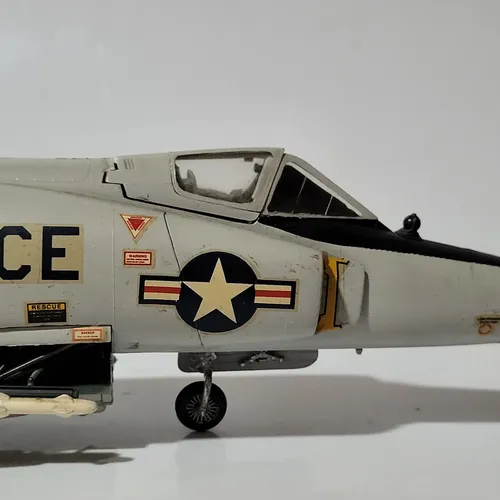 F-102 Delta Dart 1/48 スケール Avião F-102 A Delta Dagger - 1:48 Monogram - Montado (13 M