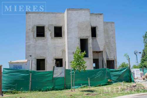 Casa En Venta Estilo Moderno A Estrenar En Santa Lucia, Pilar Del Este