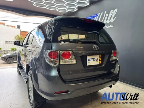 Toyota Fortuner Sr5 At 2700cc Aa 4x2 7psj
