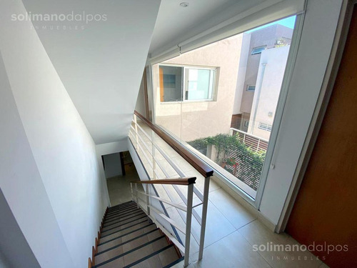 Imagen 12 de 30 de Triplex 5 Amb Con Terraza Y Patio Propio - Olivos