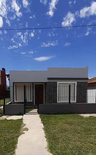 Casa En Venta - 2 Dormitorios 1 Baño 1 Cochera - 90 Mts2 - Balcarce