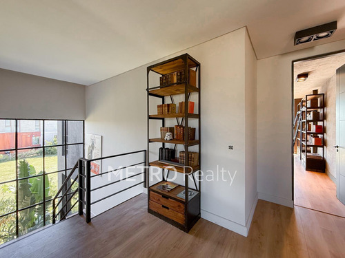Casa En Venta Al Lago Central Con 5 Habitaciones En Marinas, Puertos