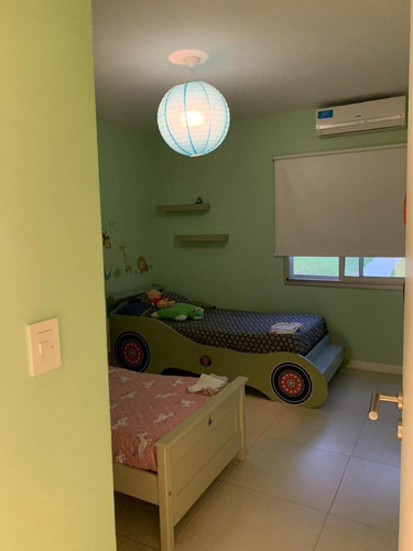 Casa En Venta, 4 Habitaciones. Haras Santa Maria