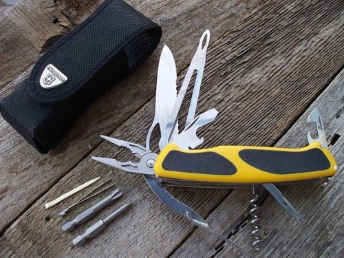 Canivete Ranger Grip Boatsman Amarelo 22 Funções Victorinox