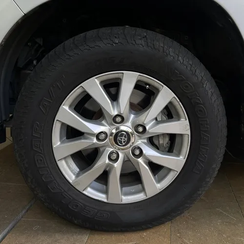 Toyota Land Cruiser 200 VX