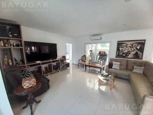 Imagen 8 de 18 de Venta | Muy Linda Casa Funcional En Altos De Campo Grande | Bayugar Negocios Inmobiliarios
