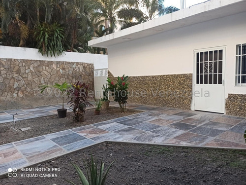Imagen 1 de 14 de Casa En Venta Urbanizacion El Bosque Maracay 22-15251 Dc