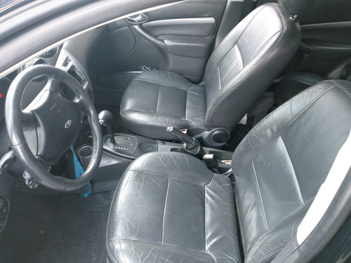 Imagem 2 de 4 de Ford Focus 2003 2.0 Ghia 5p 130 Hp