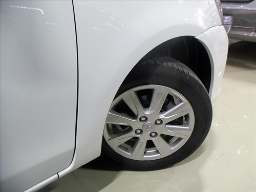 Imagem 10 de 14 de Etios 1.5 X Plus Sedan 16v Flex 4p Automático