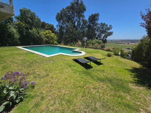 Gran Casa En Las Rocas Tradicional 7d/6b
