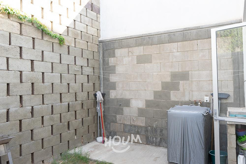 Casa En Toluquilla, San Pedro Tlaquepaque Con 2 Recámaras, 81 M², Id: 76452