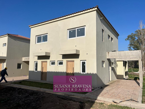 Casa Tipo Duplex En Venta - Pilar