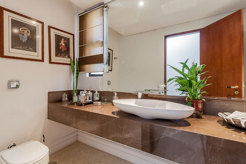 Imagem 3 de 14 de Luxuosa Casa Mobilhada