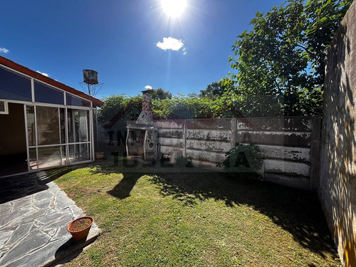 Casa 3 Dormitorios En Venta - Calle 15 Bis (matheu) E/ Avenida 9 De Julio Y 28 General Belgrano.