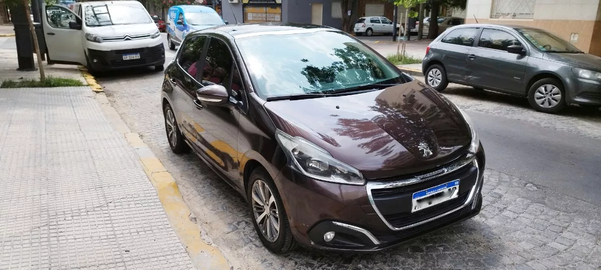 Peugeot 208 1.6 Allure