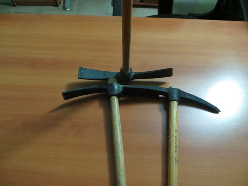 Imagen 1 de 1 de Martillo Piqueta Para Albañil En 5 V Nueva
