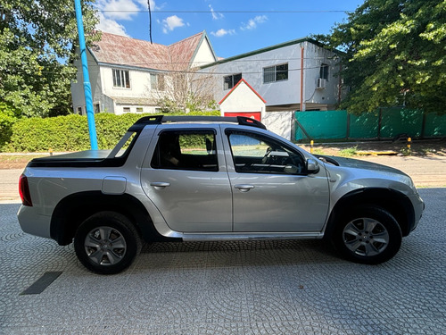 Renault Duster Oroch 2.0 Outsider Plus