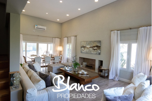 Casa En Venta En La Lomada, Pilar - Desarrollada En Tres Plantas!