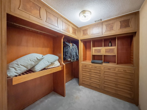 ¡descubre El Hogar De Tus Sueños En Bosques De Las Lomas!