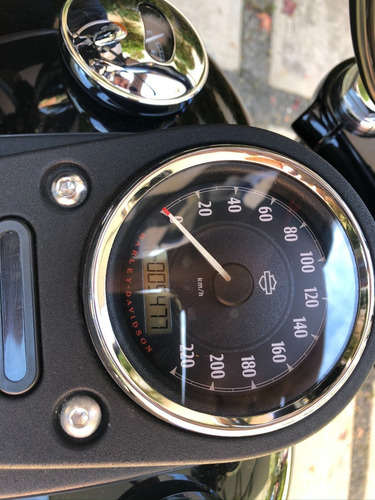 Imagen 6 de 15 de Impecable Harley Davidson Street Bob 2015